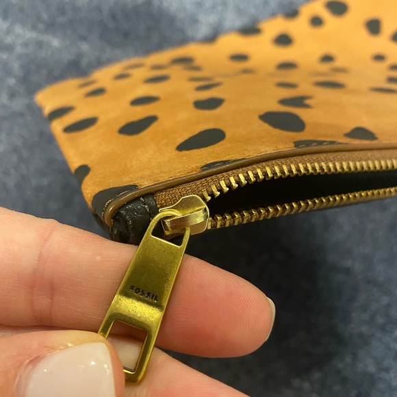 NWT fossil clutch - Picture 4 of 6